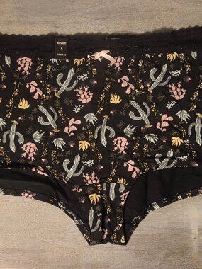 Torrid Boyshort Panties Plus Size 5 NWT Black with Cactus Pattern